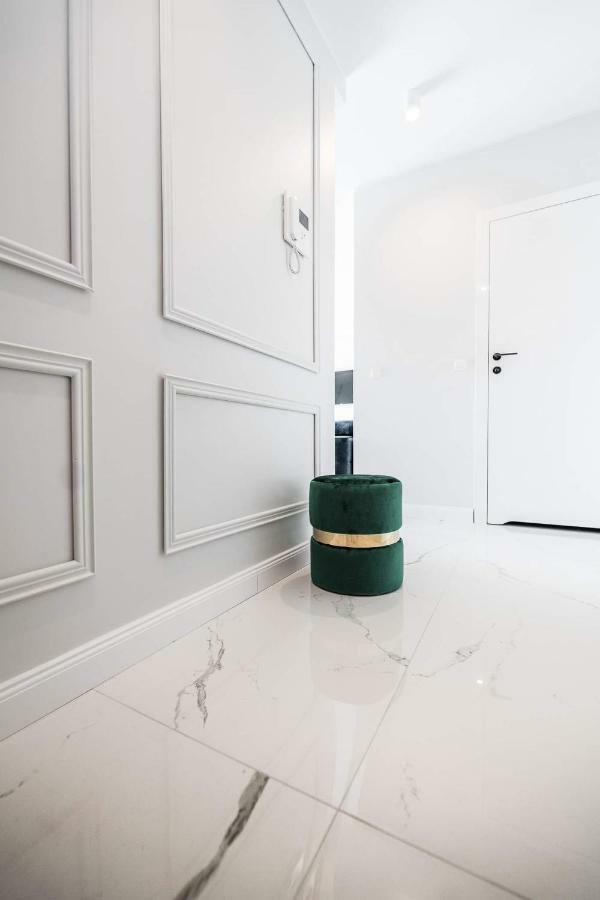 Apartament Marcelin Gold Wes Quality Suite Познань Экстерьер фото